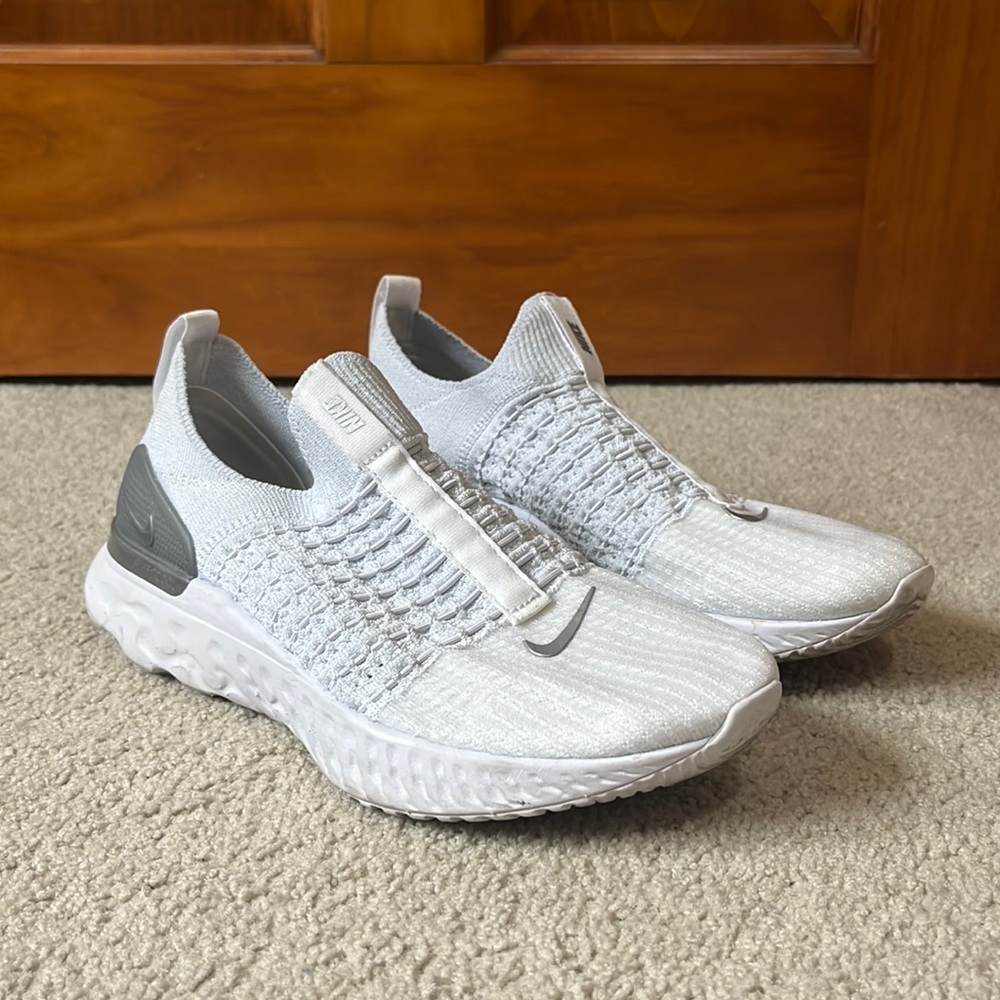 Nike Phantom’s. Size 8.5 Women’s.